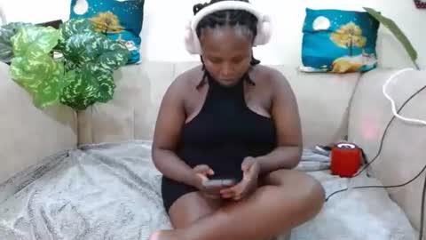 Crisiah online show from February 14, 3:11 am