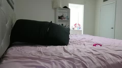 Cleo online show from April 16, 12:33 am