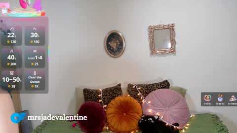 Snapshot of luckyjadestone chatting on September 18, 12:15 pm Jade online show from September 18, 12:15 pm