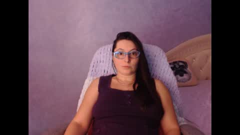 luckylinda23 online show from February 1, 4:28 pm