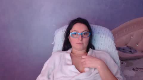 luckylinda23 online show from January 13, 4:00 pm