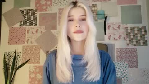 luckysapphire777 online show from December 21, 12:31 pm