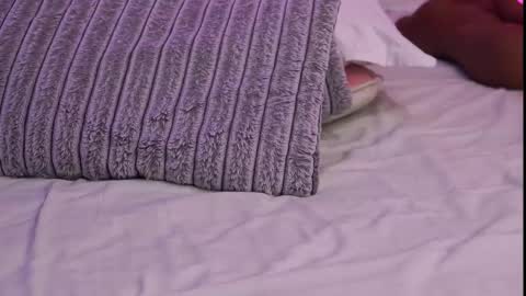 Mia online show from May 20, 1:57 am