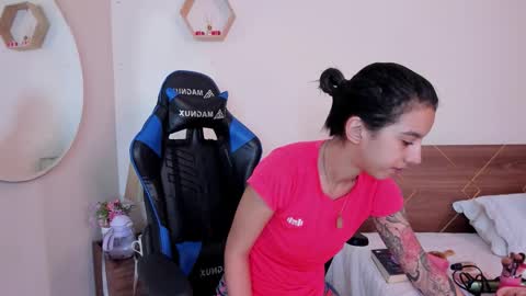 Snapshot of lucy_ferreiraa chatting on September 18, 3:16 am Your Lucy online show from September 18, 3:16 am