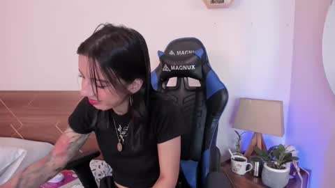 Snapshot of lucy_ferreiraa chatting on October 18, 5:10 am Your Lucy online show from October 18, 5:10 am