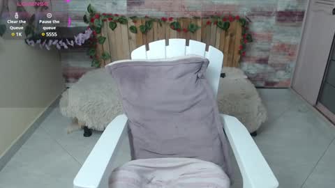 Snapshot of lucy_joi chatting on December 3, 2:34 am Luciana online show from December 3, 2:34 am