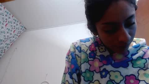 Snapshot of lucy_joi chatting on January 19, 11:00 pm Luciana online show from January 19, 11:00 pm
