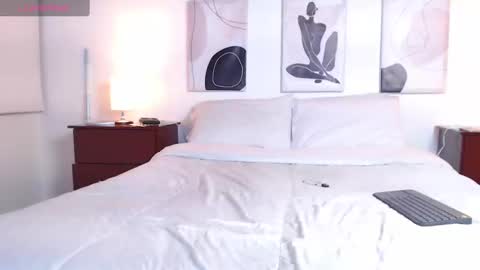 Snapshot of lucy_joi chatting on February 24, 11:52 pm Luciana online show from February 24, 11:52 pm