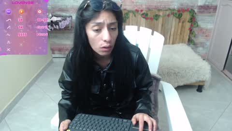 Snapshot of lucy_joi chatting on January 4, 2:46 am Luciana online show from January 4, 2:46 am