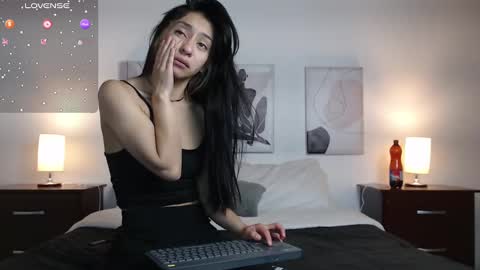 Snapshot of lucy_joi chatting on February 28, 2:31 am Luciana online show from February 28, 2:31 am