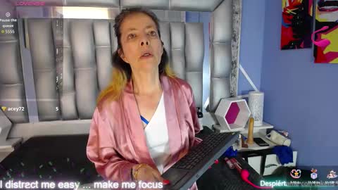Snapshot of lucy_ny chatting on September 22, 2:37 pm SleepyAbuela online show from September 22, 2:37 pm