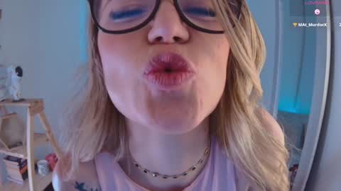 lucy online show from December 12, 5:31 am