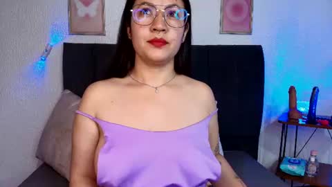 sam online show from June 11, 9:33 pm