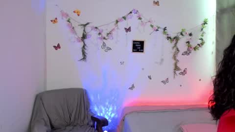 Snapshot of lucygarciia chatting on February 15, 6:01 pm Lucy online show from February 15, 6:01 pm