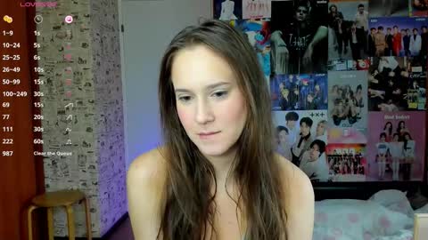 Snapshot of lucyrose33 chatting on September 26, 5:54 pm Lucy Rose online show from September 26, 5:54 pm