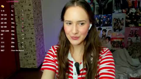 Snapshot of lucyrose33 chatting on October 1, 4:34 pm Lucy Rose online show from October 1, 4:34 pm