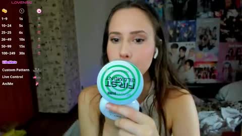 Snapshot of lucyrose33 chatting on September 20, 7:28 am Lucy Rose online show from September 20, 7:28 am