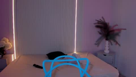 Lucy Wold online show from July 28, 7:39 pm