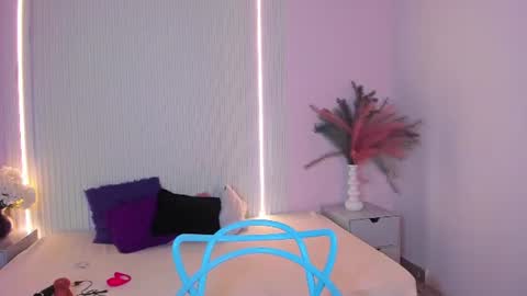 Lucy Wold online show from July 27, 7:33 pm