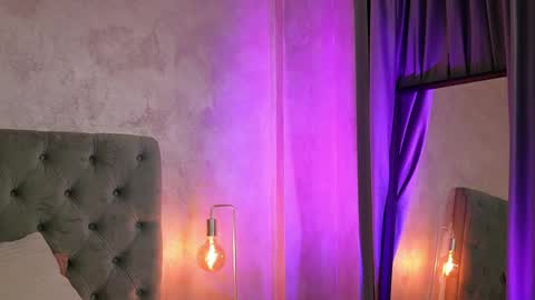 LucyWillow online show from April 7, 4:25 am