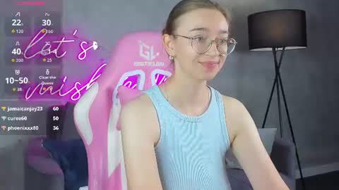 Lucy online show from July 5, 4:19 am
