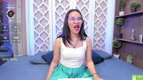 Snapshot of lucyy_liiu chatting on January 15, 8:37 pm Lucy Liiu online show from January 15, 8:37 pm