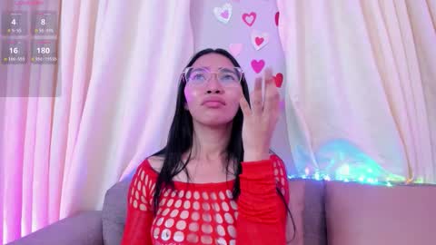 Snapshot of lucyy_liiu chatting on October 17, 1:25 pm Lucy Liiu online show from October 17, 1:25 pm
