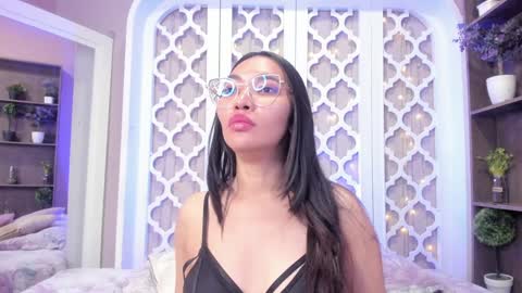 Snapshot of lucyy_liiu chatting on January 29, 9:50 pm Lucy Liiu online show from January 29, 9:50 pm
