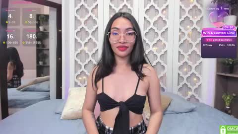 Snapshot of lucyy_liiu chatting on December 6, 1:40 am Lucy Liiu online show from December 6, 1:40 am