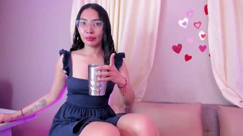 Snapshot of lucyy_liiu chatting on October 12, 11:07 pm Lucy Liiu online show from October 12, 11:07 pm