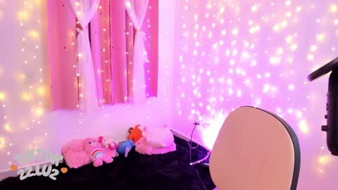 Snapshot of lucyy_peach chatting on December 31, 4:38 am LUCYY FROM HOME online show from December 31, 4:38 am