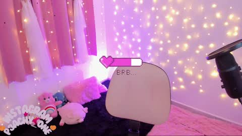 Snapshot of lucyy_peach chatting on February 7, 2:29 am LUCYY FROM HOME online show from February 7, 2:29 am