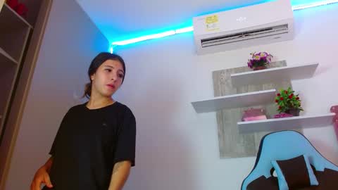 Snapshot of lucyy_start chatting on January 12, 12:23 pm LUCY online show from January 12, 12:23 pm