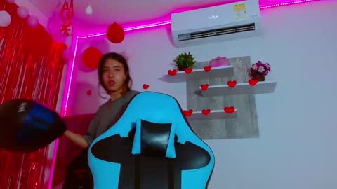 Snapshot of lucyy_start chatting on February 16, 12:10 pm LUCY online show from February 16, 12:10 pm