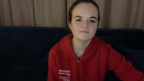 Snapshot of luisa_rosee chatting on February 7, 1:43 pm Luisa Rosee online show from February 7, 1:43 pm