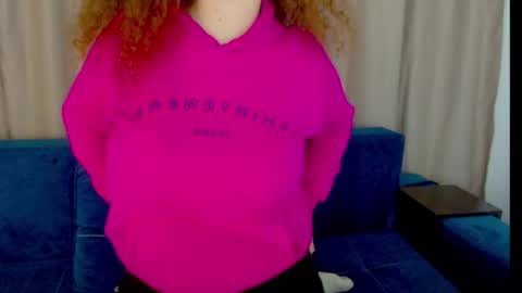 Snapshot of luisa_rosee chatting on February 19, 11:36 pm Luisa Rosee online show from February 19, 11:36 pm