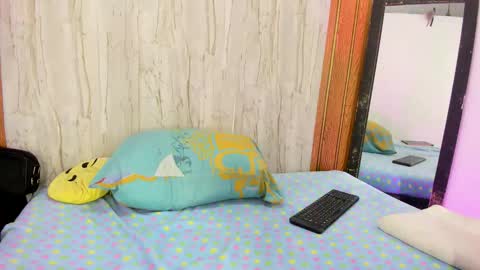 Snapshot of luisabecker_ chatting on October 16, 2:20 pm luisa online show from October 16, 2:20 pm