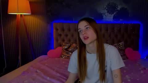 LuisaClover online show from November 28, 1:58 pm