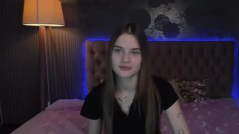 LuisaClover online show from November 2, 1:25 pm