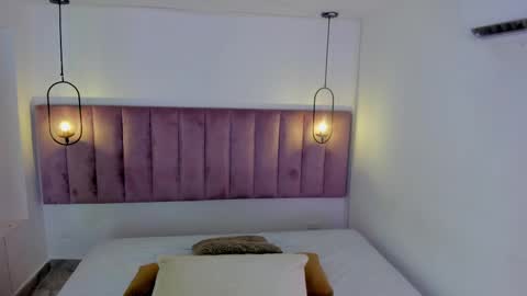 Snapshot of luisah_ chatting on February 22, 8:37 pm L U I S A online show from February 22, 8:37 pm