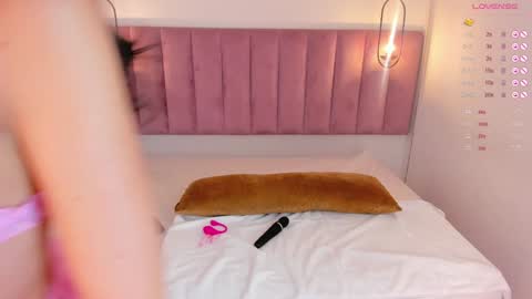 Snapshot of luisah_ chatting on January 2, 7:18 pm L U I S A online show from January 2, 7:18 pm