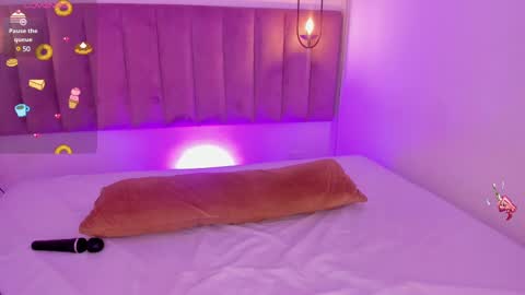 Snapshot of luisah_ chatting on February 27, 8:20 pm L U I S A online show from February 27, 8:20 pm