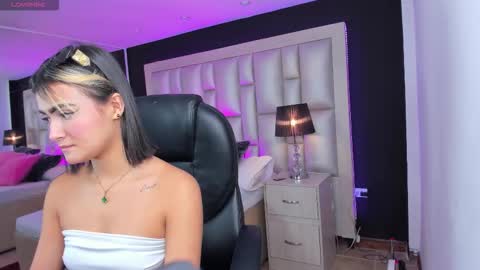 Luisa  online show from November 18, 4:30 pm