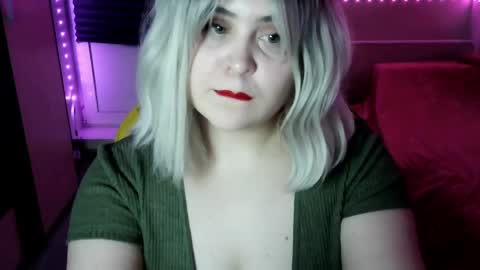 lulovia online show from April 10, 10:38 pm