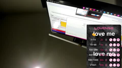 Snapshot of lulu_072 chatting on January 29, 2:51 am lulu online show from January 29, 2:51 am