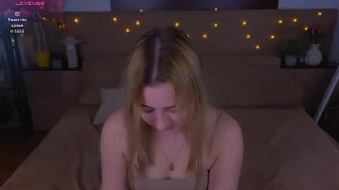 Lily online show from April 7, 9:28 pm