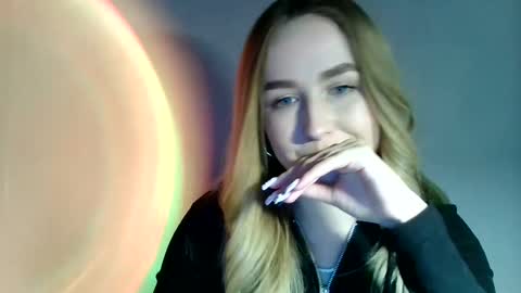 Snapshot of lulu_baby1 chatting on February 21, 4:26 pm Lulu Baby18 online show from February 21, 4:26 pm