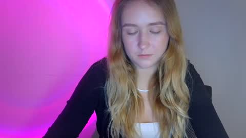 Snapshot of lulu_baby1 chatting on October 1, 8:25 pm Lulu Baby18 online show from October 1, 8:25 pm