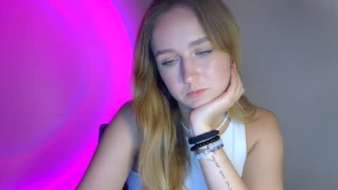 Snapshot of lulu_baby1 chatting on October 8, 7:51 pm Lulu Baby18 online show from October 8, 7:51 pm