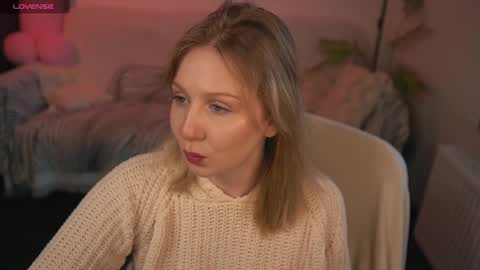 lulu_lovett online show from February 14, 10:59 am